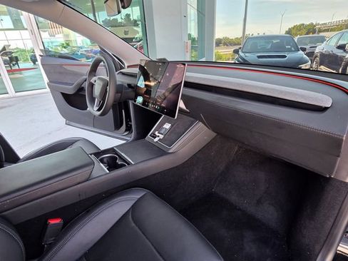 Used 2026 Tesla Model Y Long Range AWD/4WD image 24