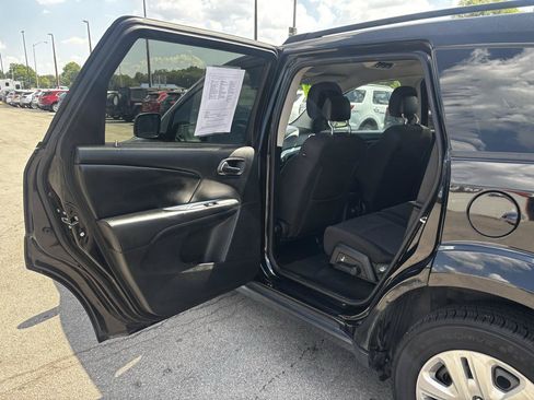 Used 2016 Dodge Journey SE w/ Flexible Seating Group FWD image 16