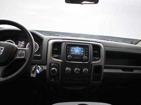 Used 2019 RAM 1500 Express AWD/4WD image 18