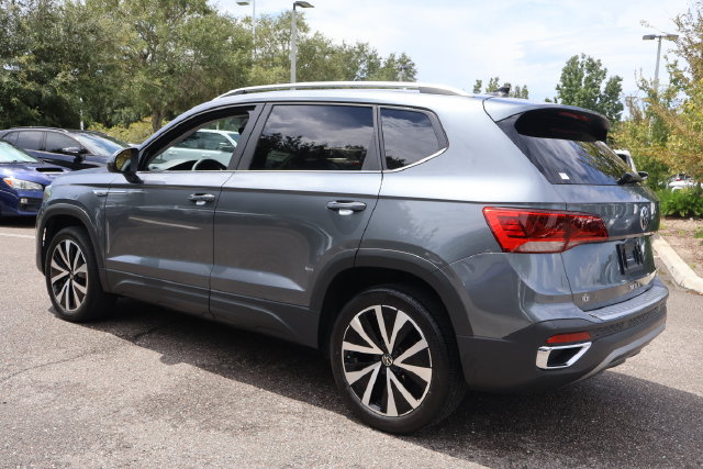 Certified 2023 Volkswagen Taos SE FWD image 5
