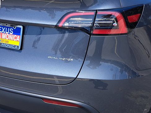 Used 2023 Tesla Model Y Long Range AWD/4WD image 38