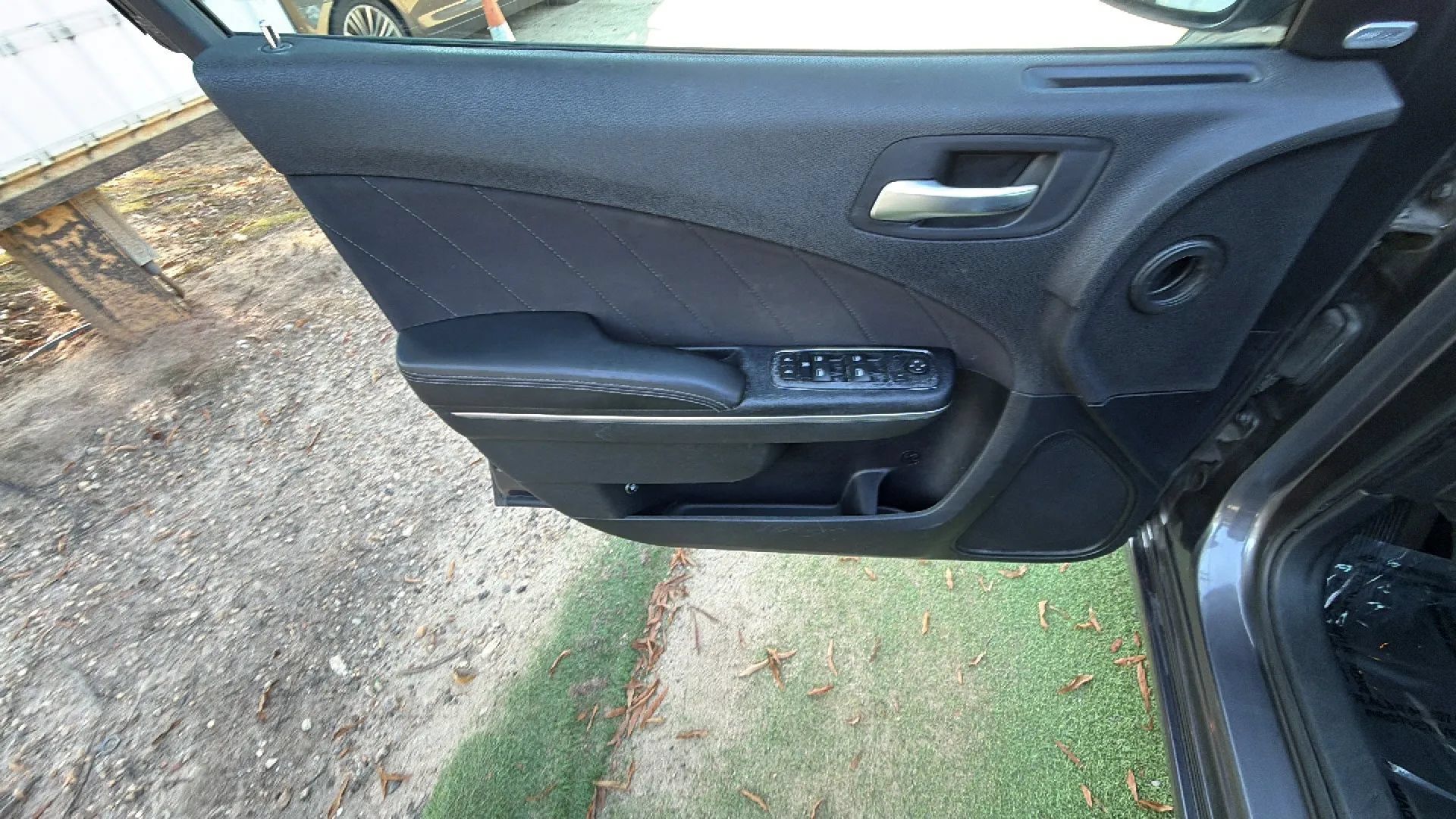 Used 2015 Dodge Charger SXT RWD image 15