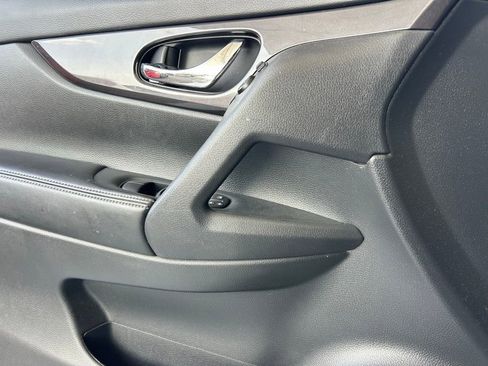 Certified 2019 Nissan Rogue S w/ Special Edition Package FWD image 9