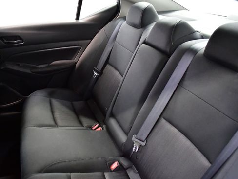 Used 2025 Nissan Altima 2.5 SV FWD image 10