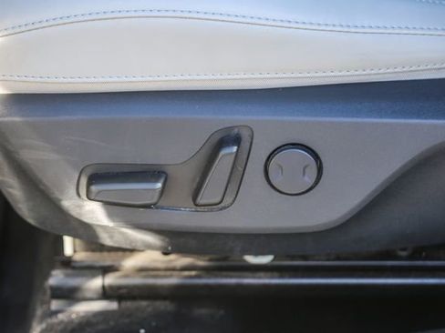 Used 2023 Kia Niro EX Touring image 22