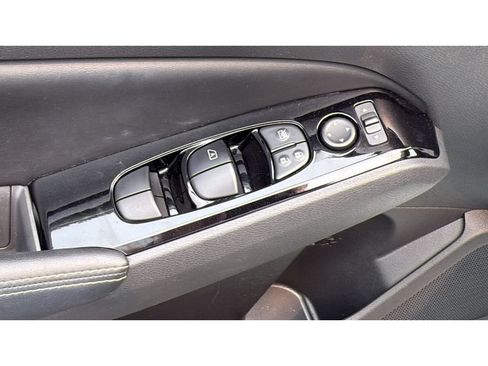Used 2023 Nissan Altima 2.5 SV AWD/4WD image 14