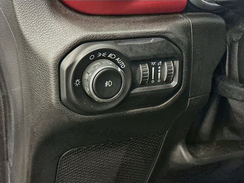 Used 2019 Jeep Wrangler Rubicon w/ Steel Bumper Group AWD/4WD image 17