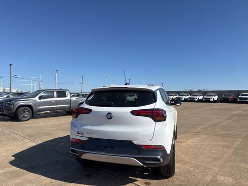 Used 2022 Buick Encore GX Essence w/ Advanced Technology Package image 19