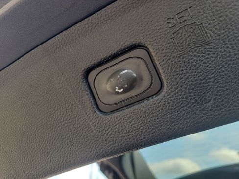 Used 2018 Ford Edge Titanium image 15