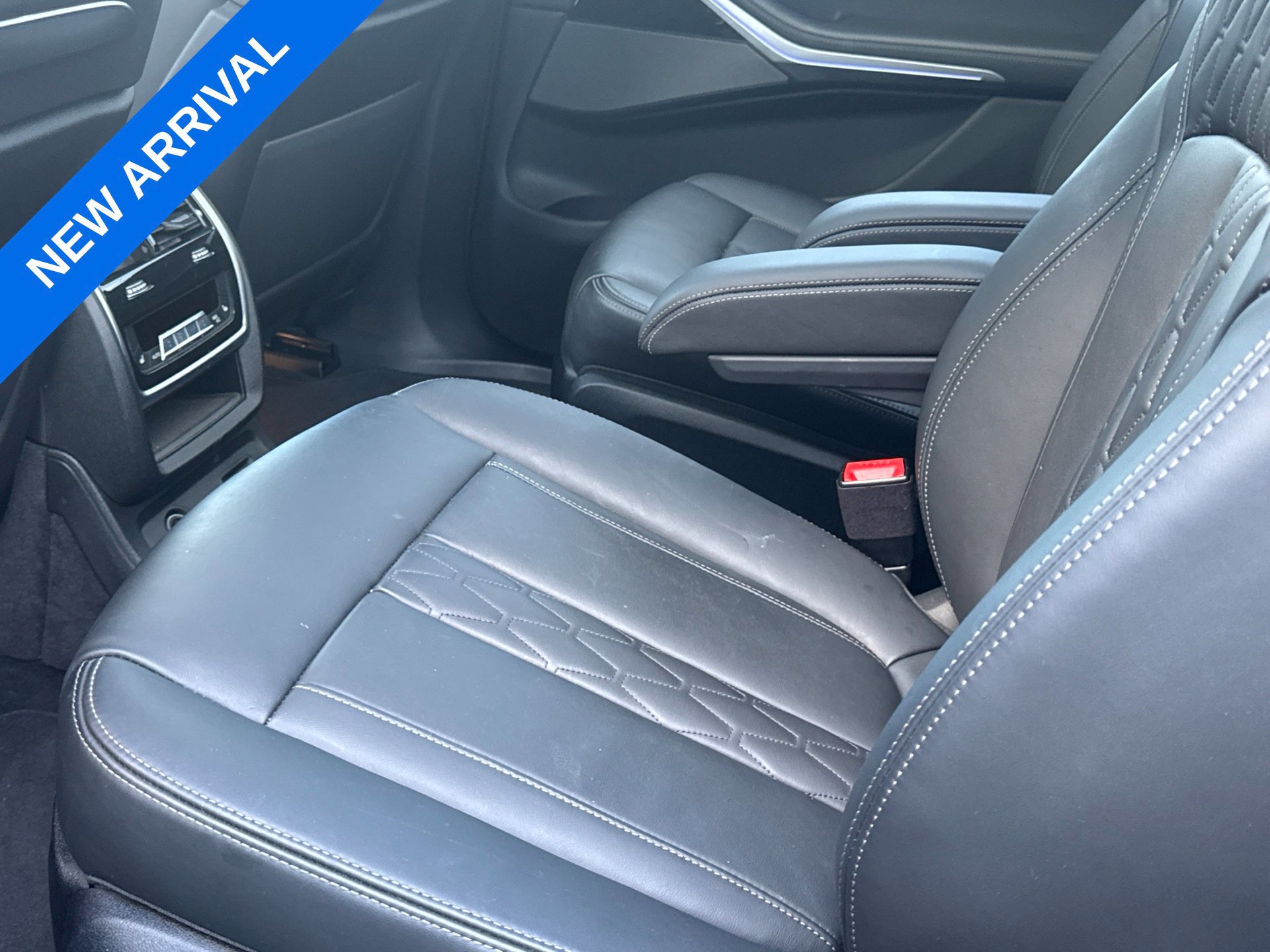 Used 2024 BMW X7 xDrive40i w/ Executive Package AWD/4WD image 8