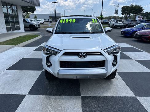 Used 2021 Toyota 4Runner TRD Off-Road Premium w/ Moonroof Package AWD/4WD image 2
