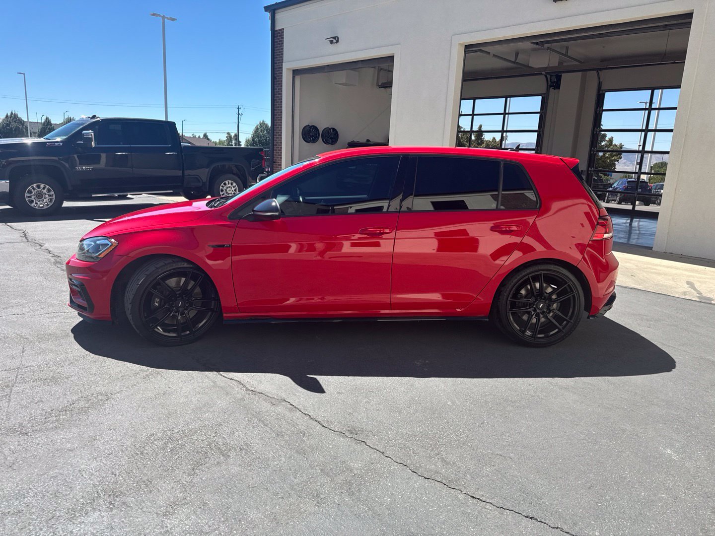 Used 2019 Volkswagen Golf R 4-Door AWD/4WD image 5