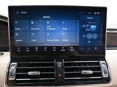 Used 2024 Lincoln Navigator Premiere AWD/4WD image 40