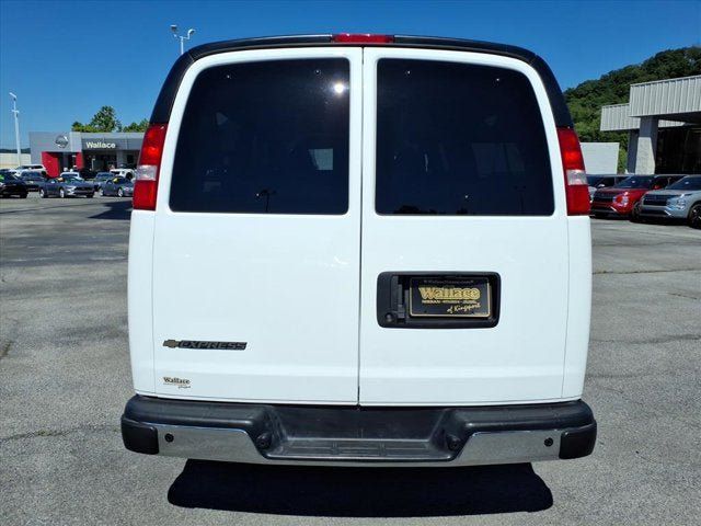 Used 2025 Chevrolet Express 3500 LT w/ LT Preferred Equipment Group RWD image 4