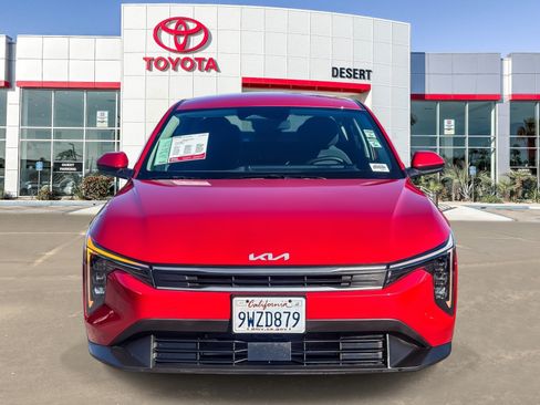 Used 2025 Kia K4 FWD image 2