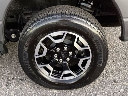 Used 2022 Ford F150 Lightning XLT image 14