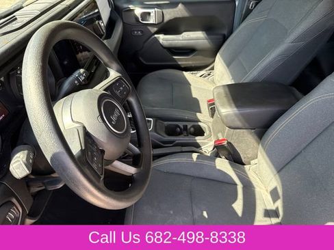 Used 2025 Jeep Gladiator Sport AWD/4WD image 17