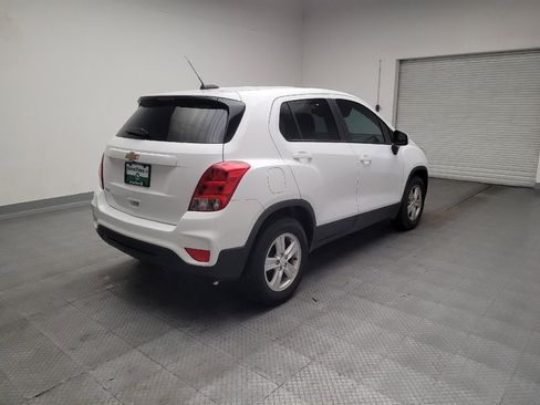 Used 2021 Chevrolet Trax LS w/ Tint and Cruise Package FWD image 9