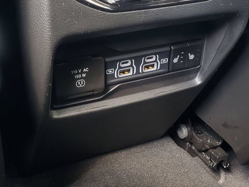 Used 2025 Jeep Grand Cherokee Limited AWD/4WD image 28