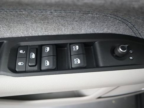 Used 2022 Jeep Compass Latitude w/ Convenience Group FWD image 10