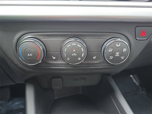 Used 2024 Chevrolet Trax LS w/ LS Convenience Package image 21