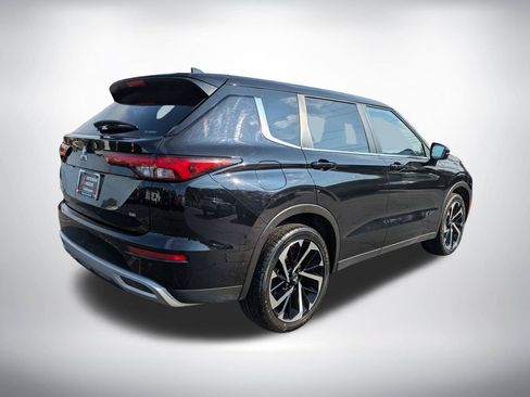 Used 2024 Mitsubishi Outlander SE AWD/4WD image 4