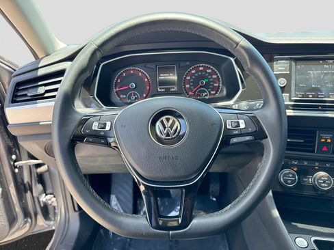 Used 2020 Volkswagen Jetta SE w/ SE Cold Weather Package FWD image 28