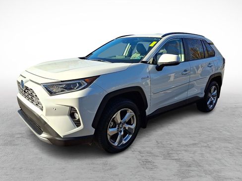 Used 2020 Toyota RAV4 Limited image 3
