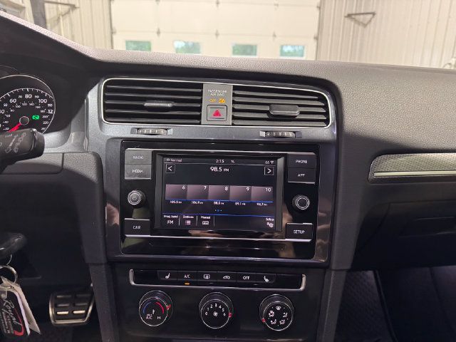 Used 2018 Volkswagen Golf Alltrack AWD/4WD image 14