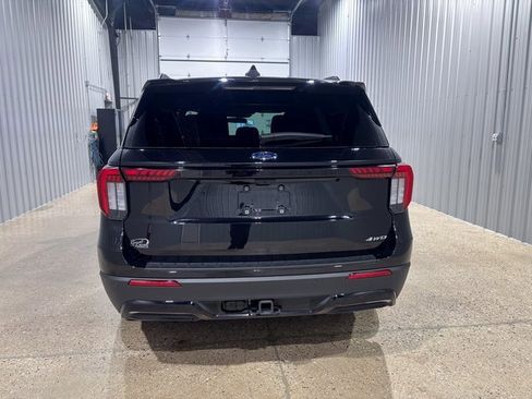 Used 2025 Ford Explorer ST-Line w/ ST-Line Street Pack image 4