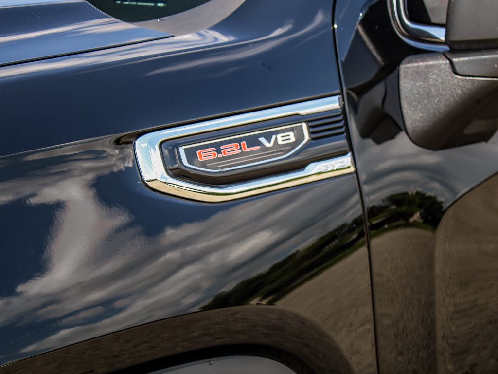 Used 2023 GMC Sierra 1500 Denali w/ Technology Package AWD/4WD image 10