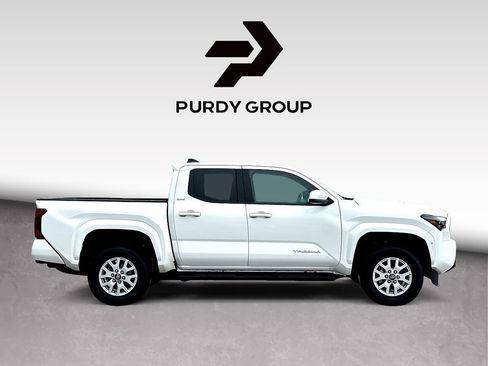 Certified 2025 Toyota Tacoma SR5 w/ SR5 Upgrade Package AWD/4WD image 3