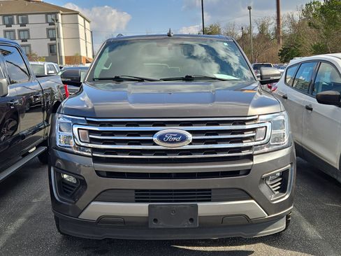 Used 2021 Ford Expedition Max XLT image 2
