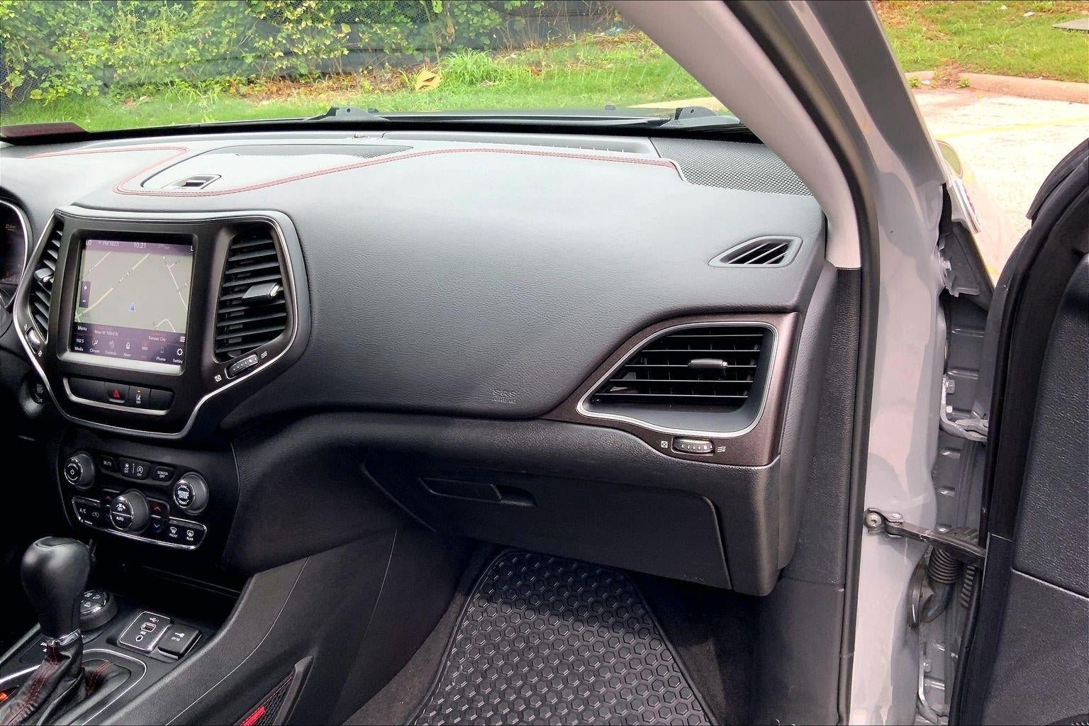 Used 2022 Jeep Cherokee Trailhawk w/ Sound & Nav Group AWD/4WD image 17