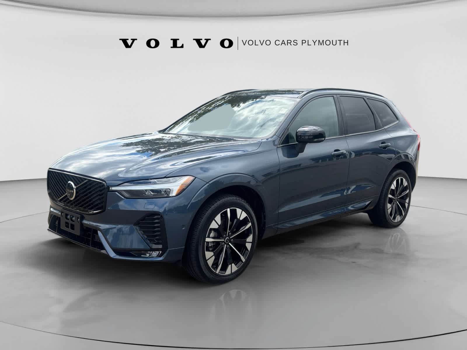 Used 2026 Volvo XC60 B5 Plus AWD/4WD image 3