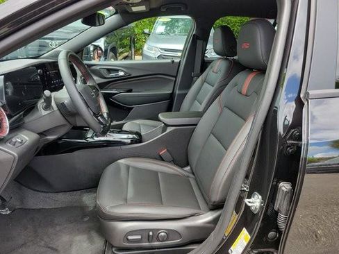 Used 2026 Chevrolet Trax RS FWD image 18
