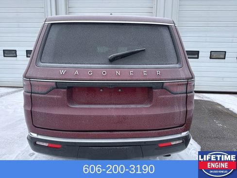 Used 2024 Jeep Wagoneer 4WD w/ Premium Group I image 11