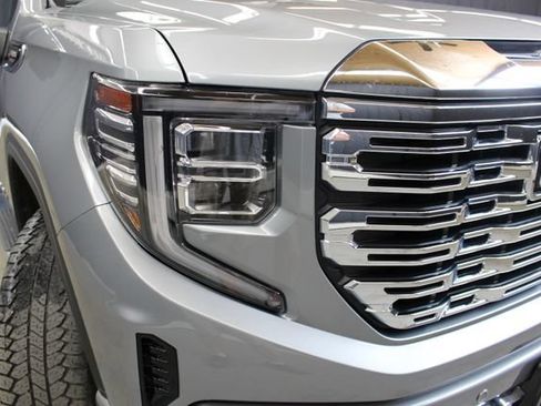 Used 2024 GMC Sierra 1500 Denali w/ Technology Package AWD/4WD image 4