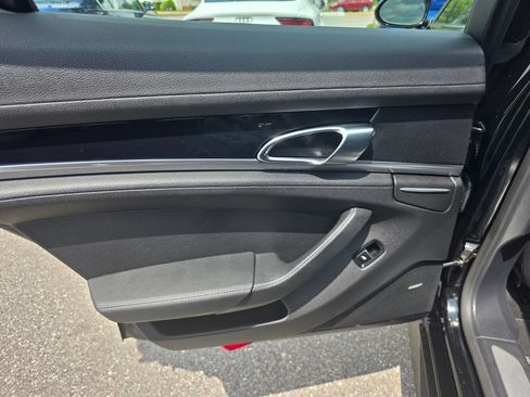 Used 2015 Porsche Panamera 4 AWD/4WD image 21