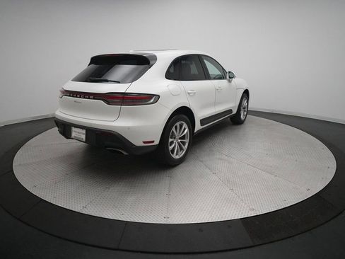 Certified 2025 Porsche Macan image 16