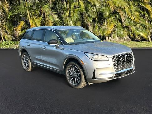 Used 2024 Lincoln Corsair Reserve image 4