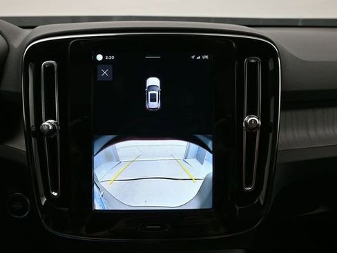 Used 2023 Volvo XC40 B4 Plus w/ Driver Assist Package FWD image 20