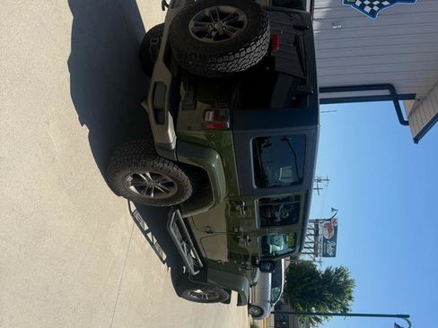 Used 2016 Jeep Wrangler Unlimited Sahara AWD/4WD image 6
