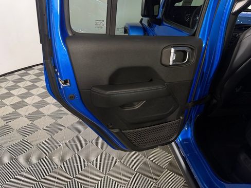 Used 2024 Jeep Wrangler Unlimited Rubicon 4xe AWD/4WD image 28