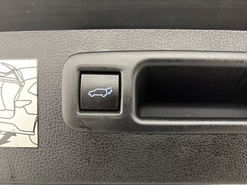 Used 2022 Toyota Highlander Platinum AWD/4WD image 33