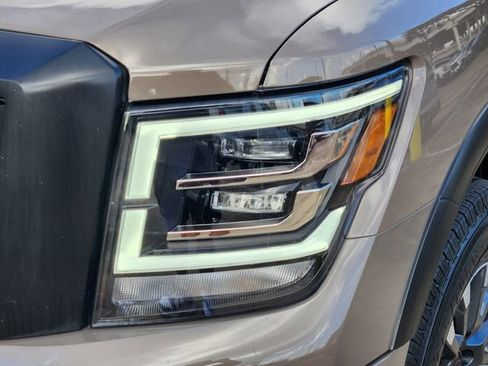 Used 2024 Nissan Titan PRO-4X w/ Pro-4x Convenience Package AWD/4WD image 9