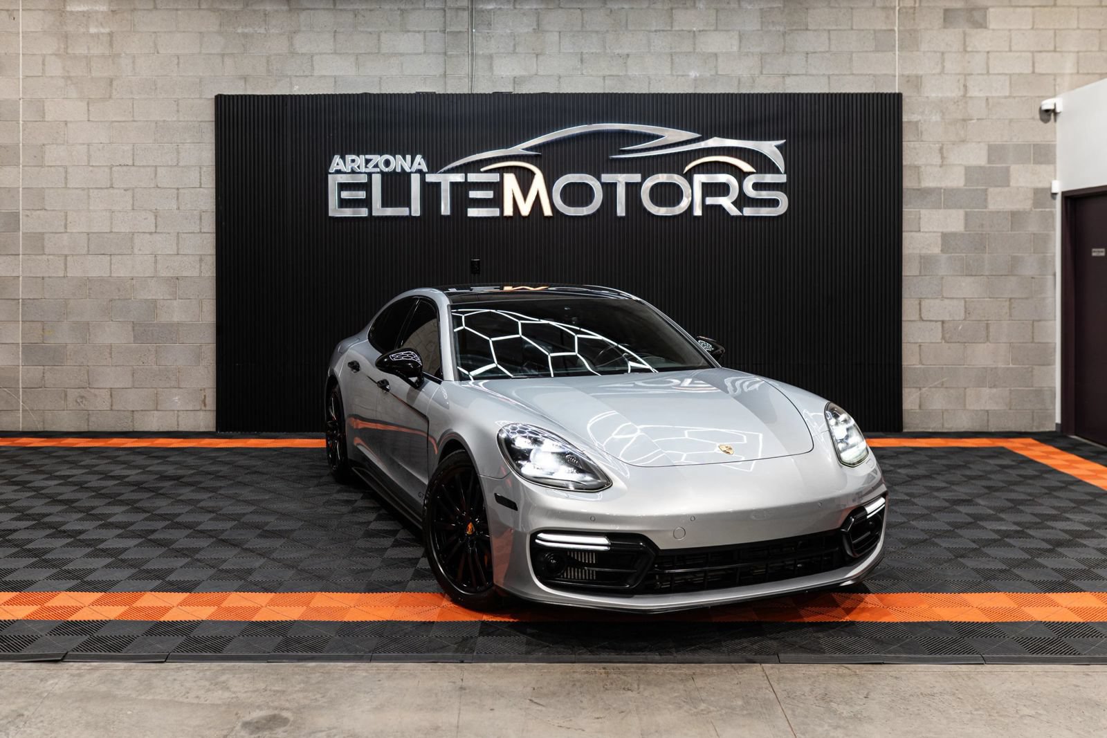 Used 2019 Porsche Panamera GTS w/ Premium Package Plus AWD/4WD image 3