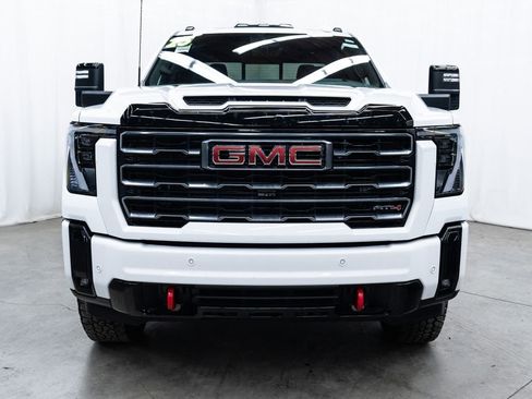 Used 2025 GMC Sierra 2500 AT4 w/ Technology Package AWD/4WD image 2
