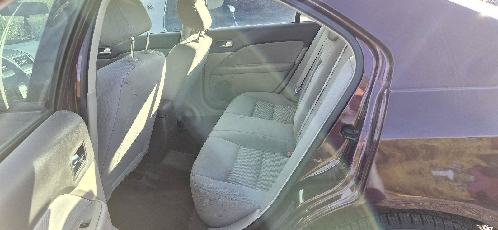 Used 2012 Ford Fusion S FWD image 7