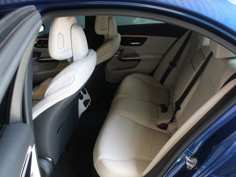 Used 2023 Mercedes-Benz C 300 Sedan image 13
